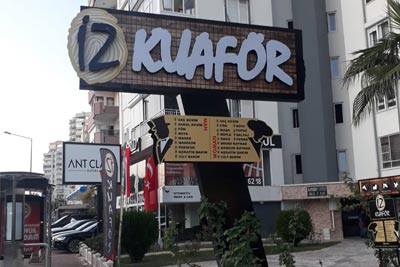 İz Kuaför Güzellik Merkezi Totem Tabela Tasarım 